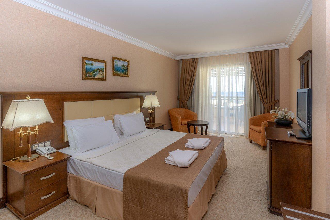 Latanya Park Resort Yaliciftlik Exterior foto